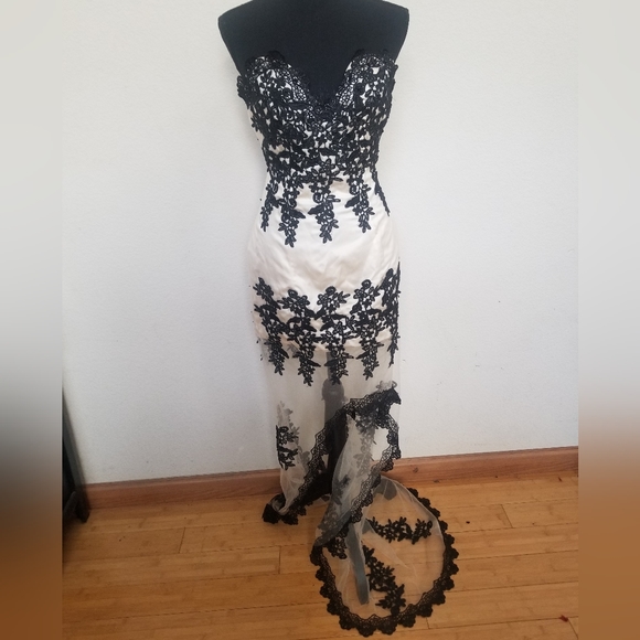 Custom made Gown-Medium - Picture 2 of 7